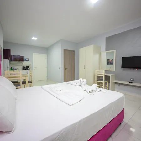 Mamma's Apartment Sarande